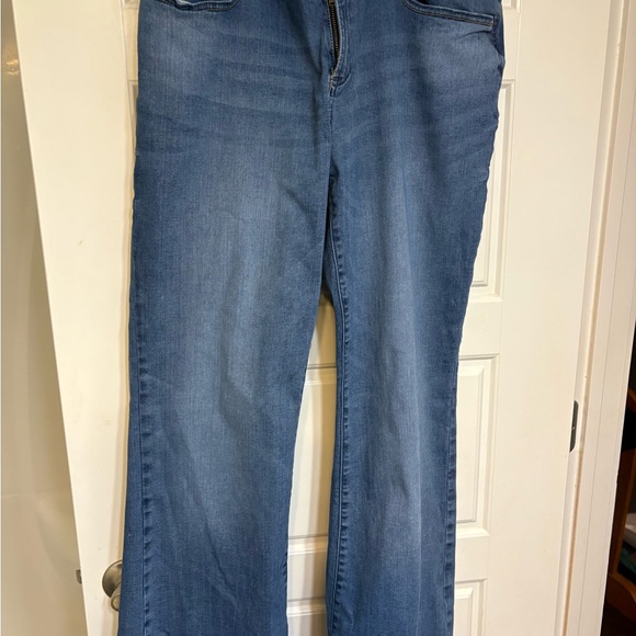 Classic Blue Women's Jeans - Picture 1 of 7